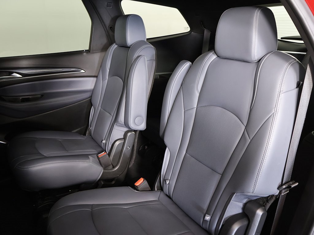 Used 2024 Buick Enclave Premium image 33