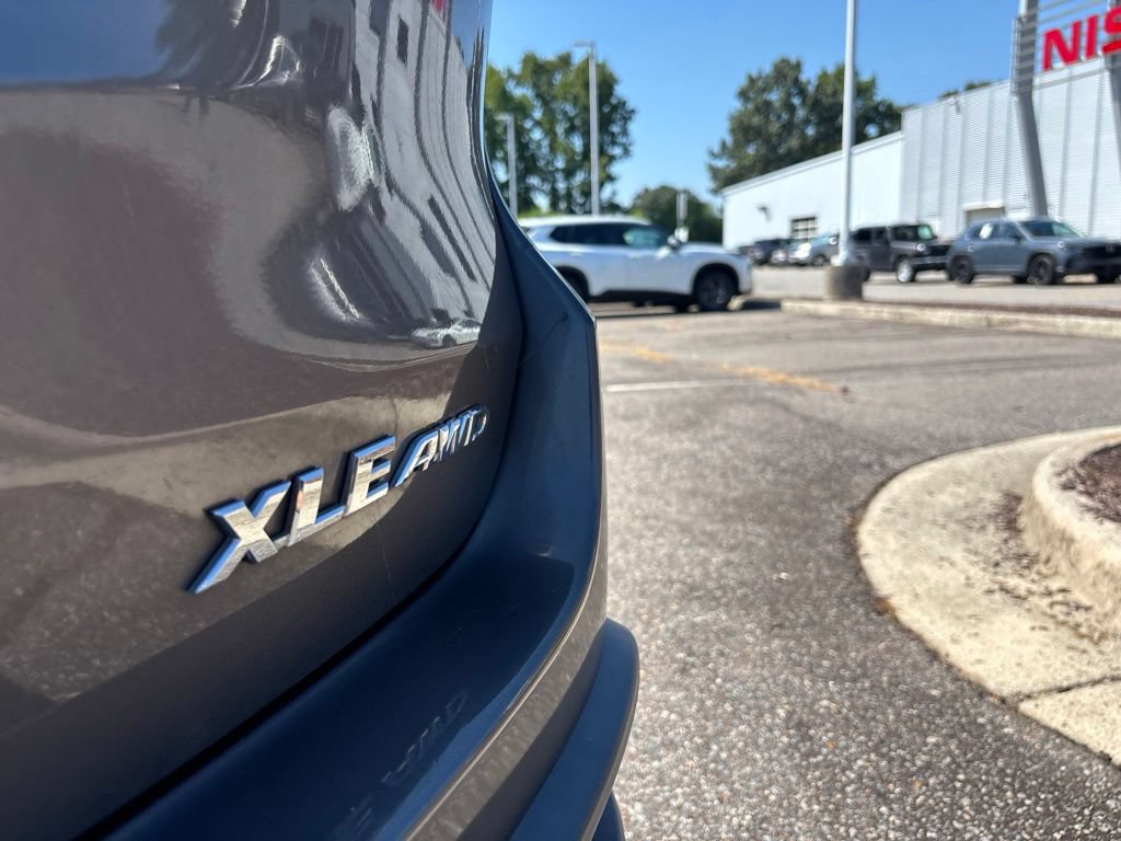 Used 2016 Toyota Highlander XLE AWD/4WD image 16