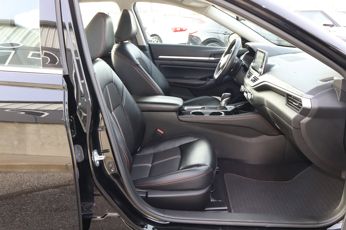 Used 2024 Nissan Altima 2.5 SR image 22