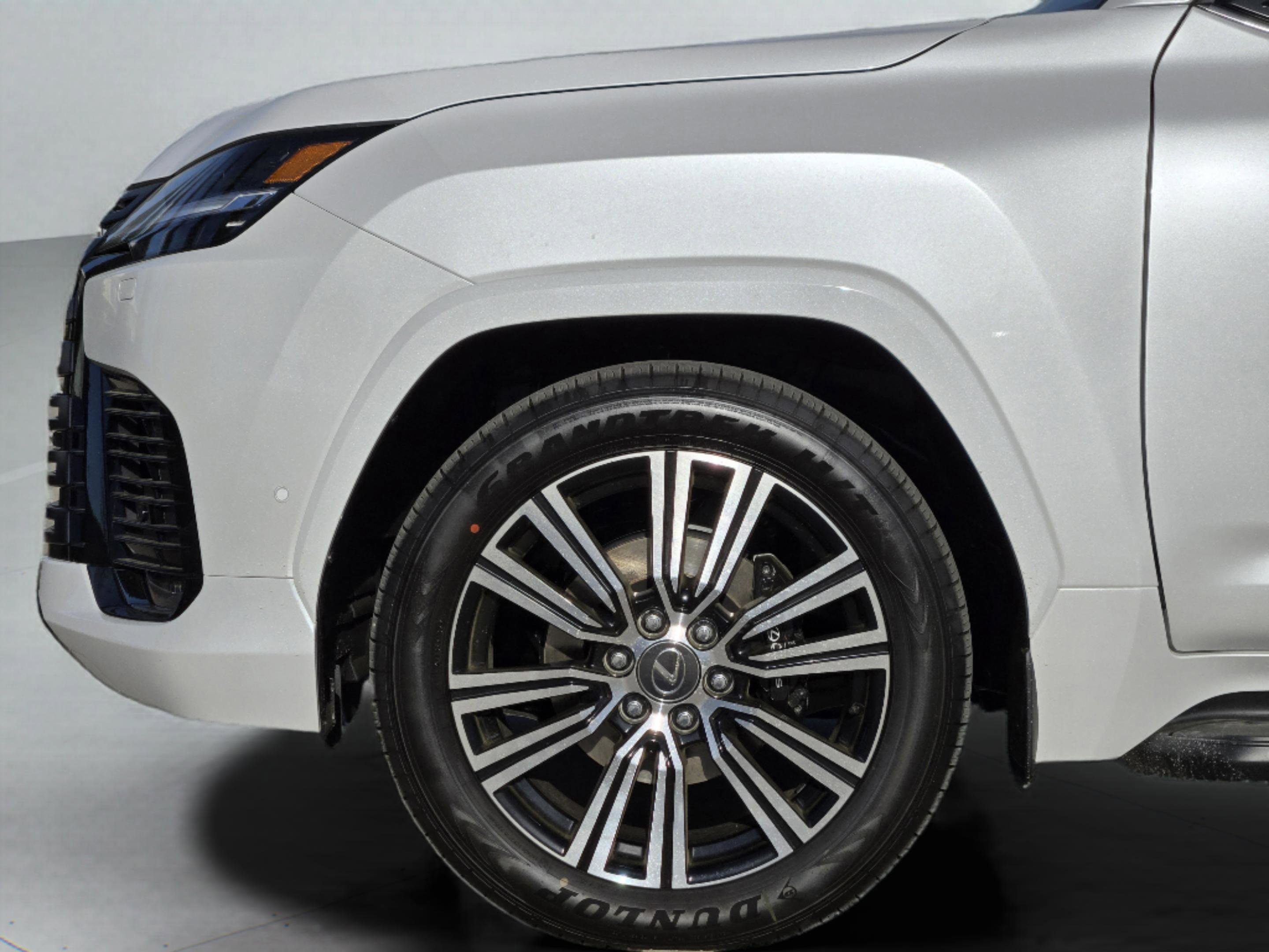 New 2026 Lexus LX 700h Luxury AWD/4WD image 6