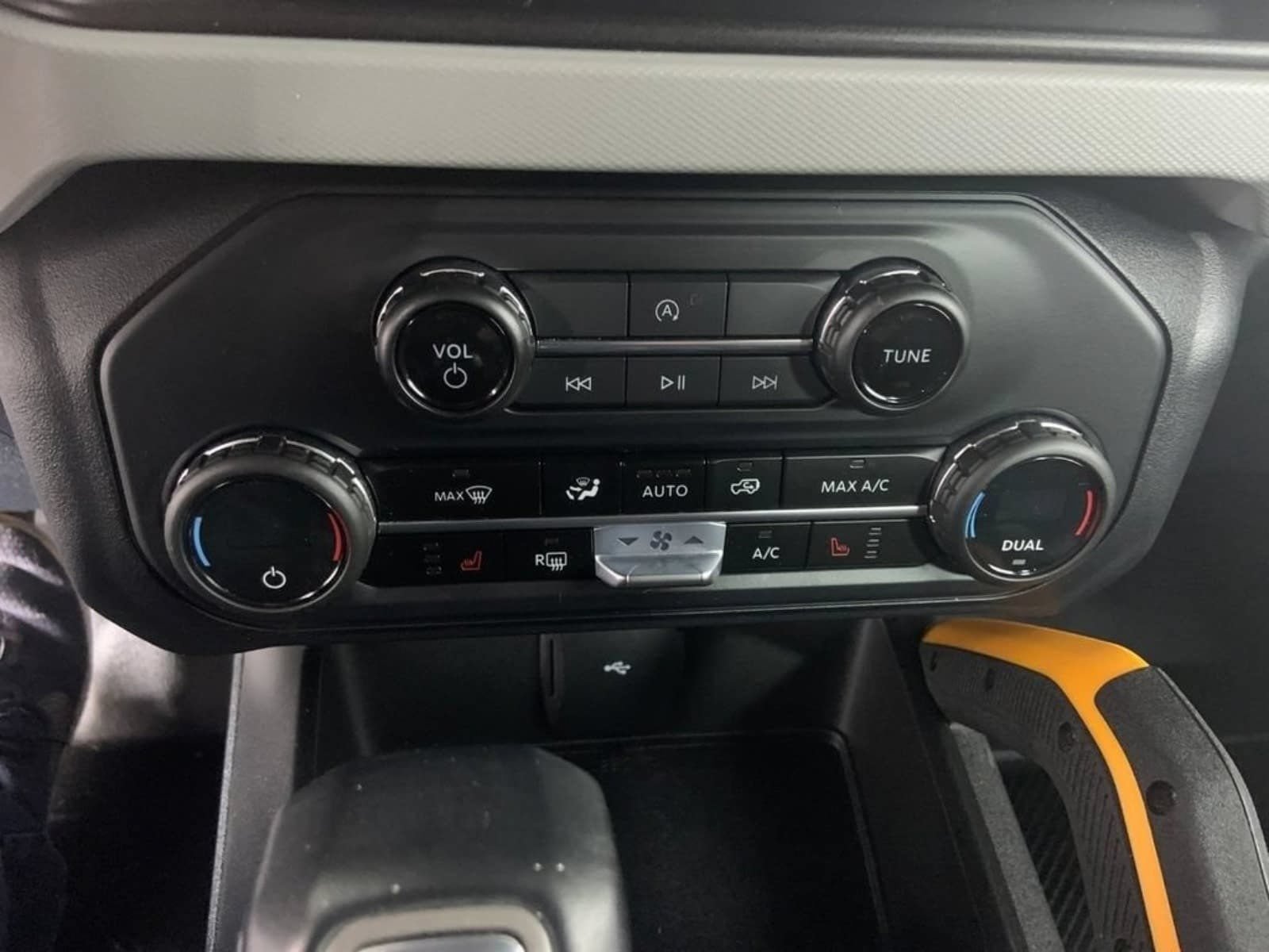 Used 2023 Ford Bronco Badlands w/ Sasquatch Package AWD/4WD image 25