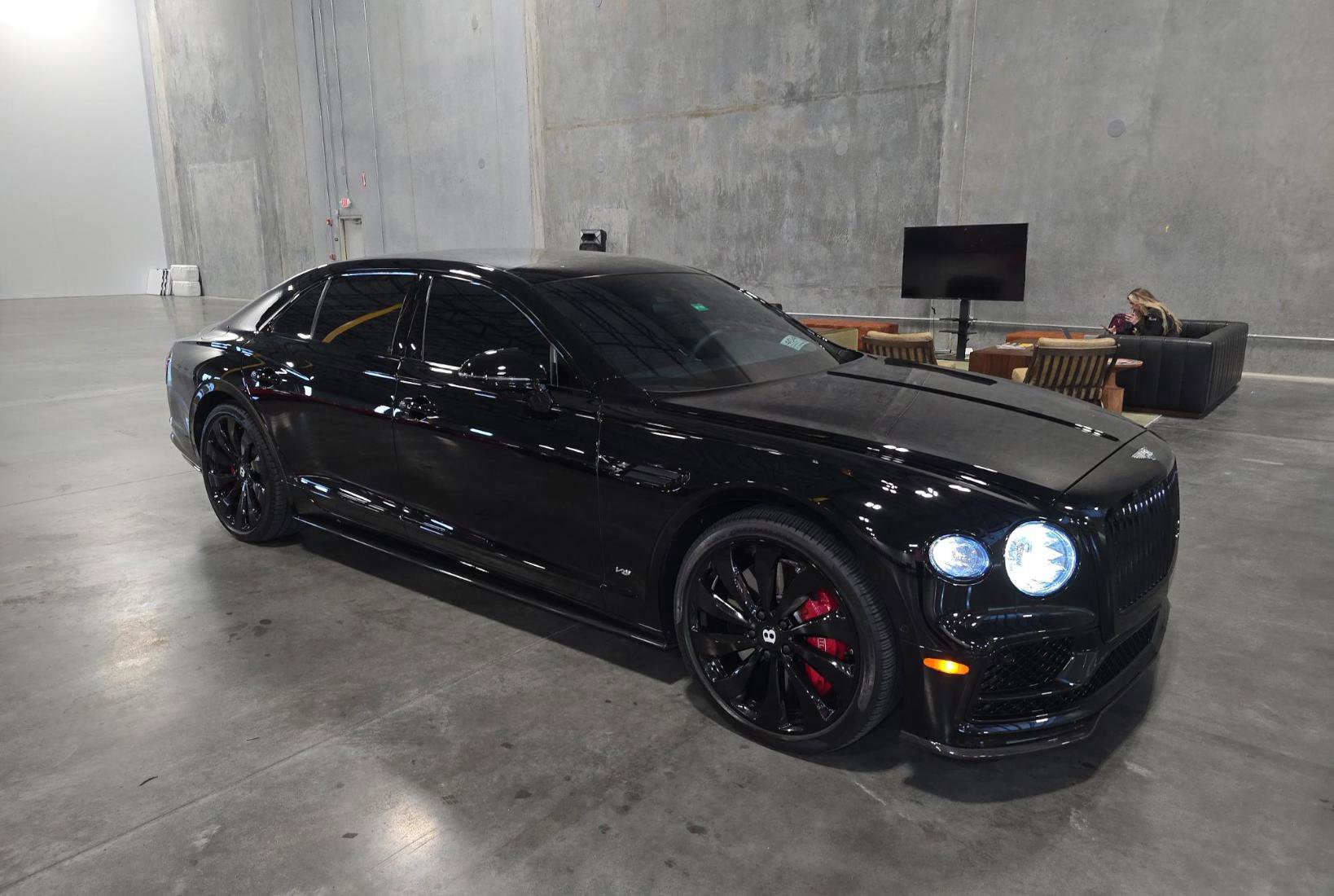 Used 2022 Bentley Flying Spur V8 AWD/4WD image 4
