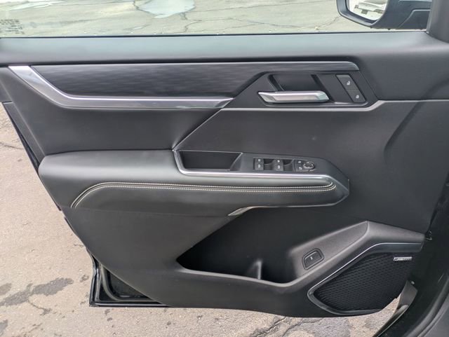 Used 2025 GMC Acadia Elevation image 11