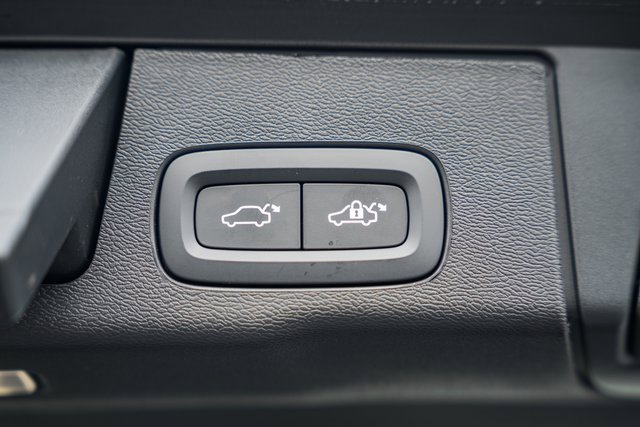 New 2026 Volvo XC60 B5 Ultra w/ Protection Package Premier image 11