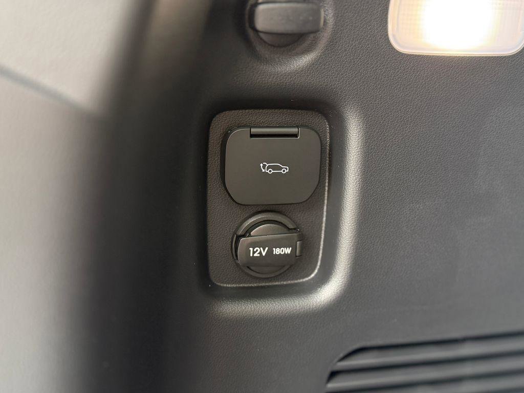 New 2026 Hyundai Ioniq 9 SE image 8