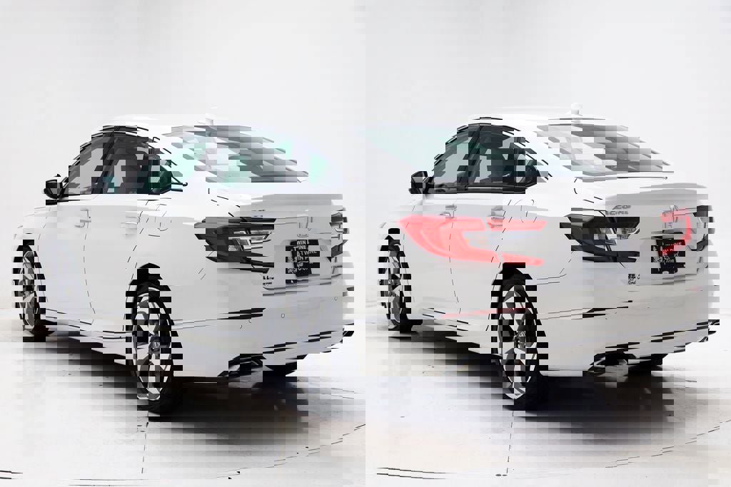 Used 2018 Honda Accord Touring image 8