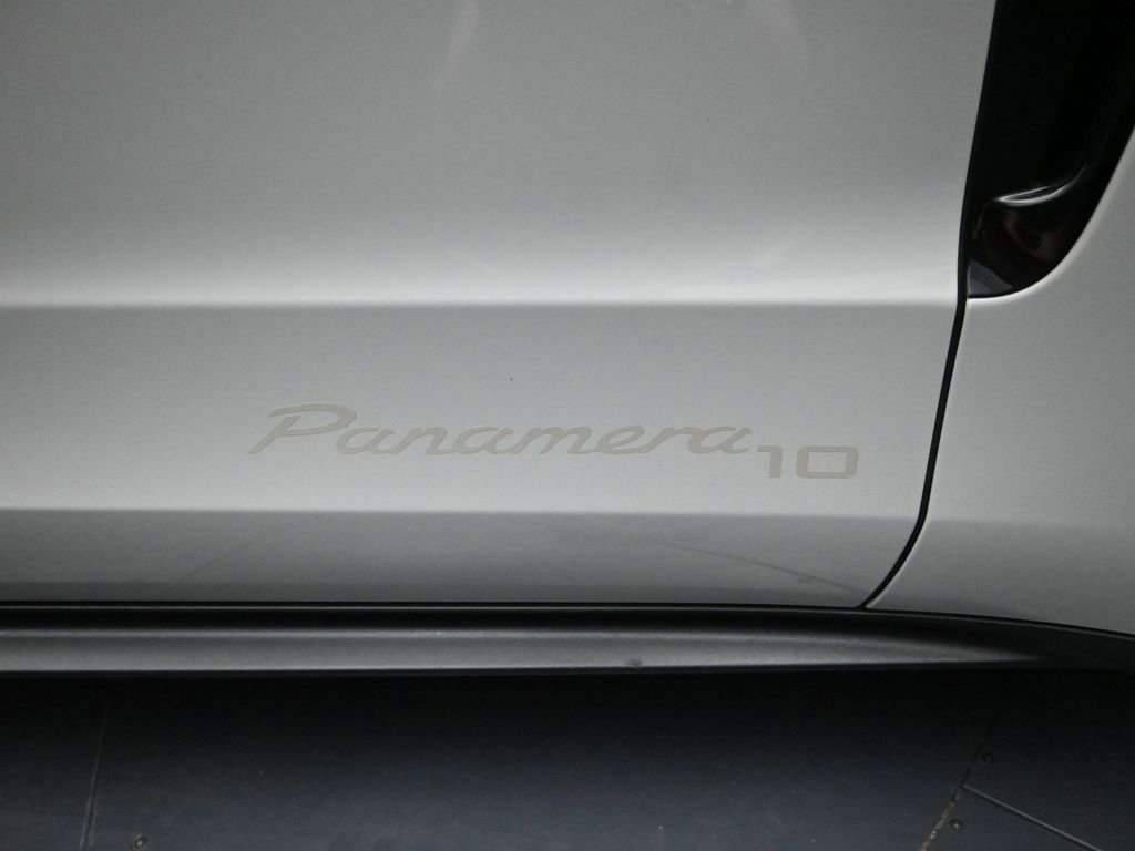 Used 2020 Porsche Panamera 4 image 15