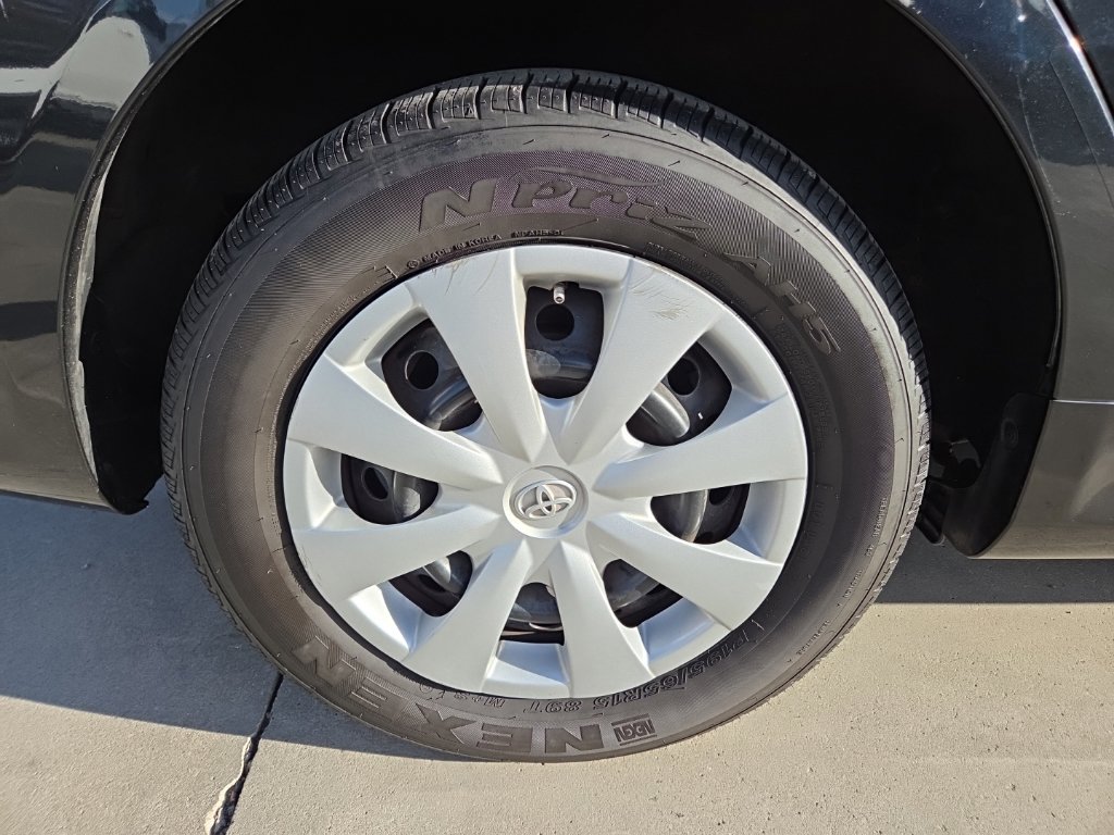 Used 2013 Toyota Corolla L FWD image 12