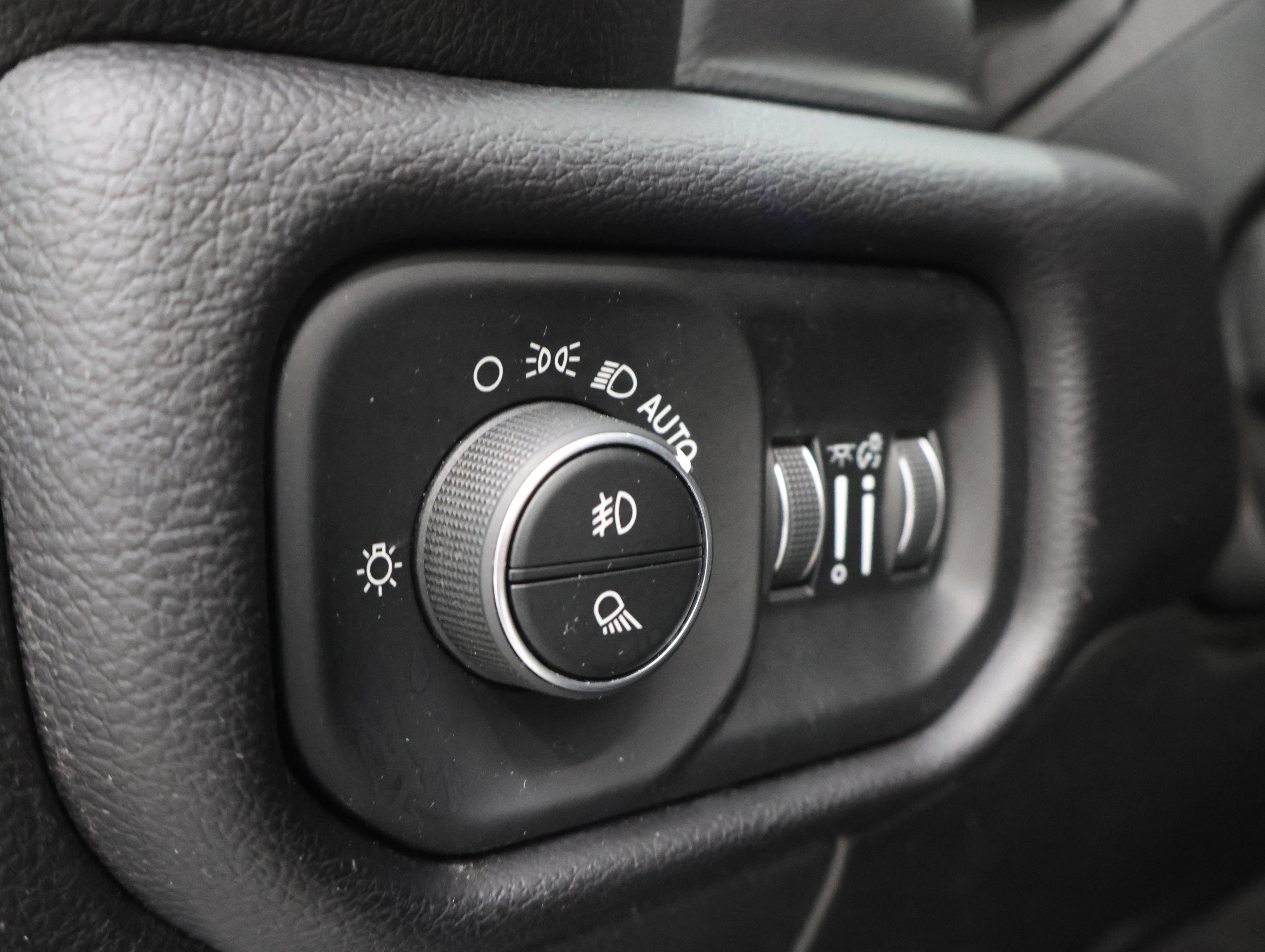 Used 2021 RAM 2500 Laramie AWD/4WD image 40