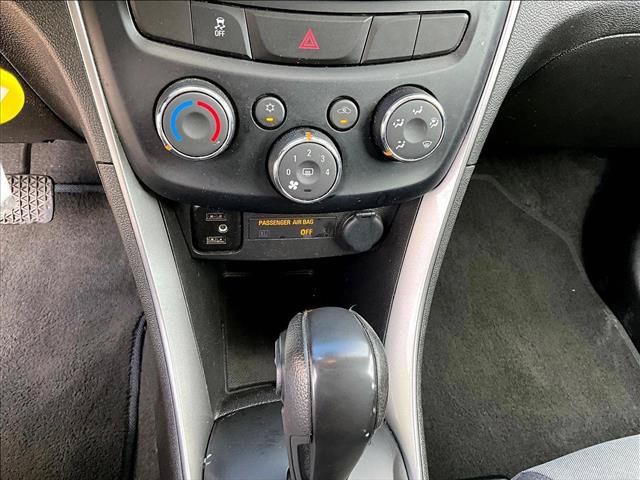 Used 2020 Chevrolet Trax LS FWD image 24