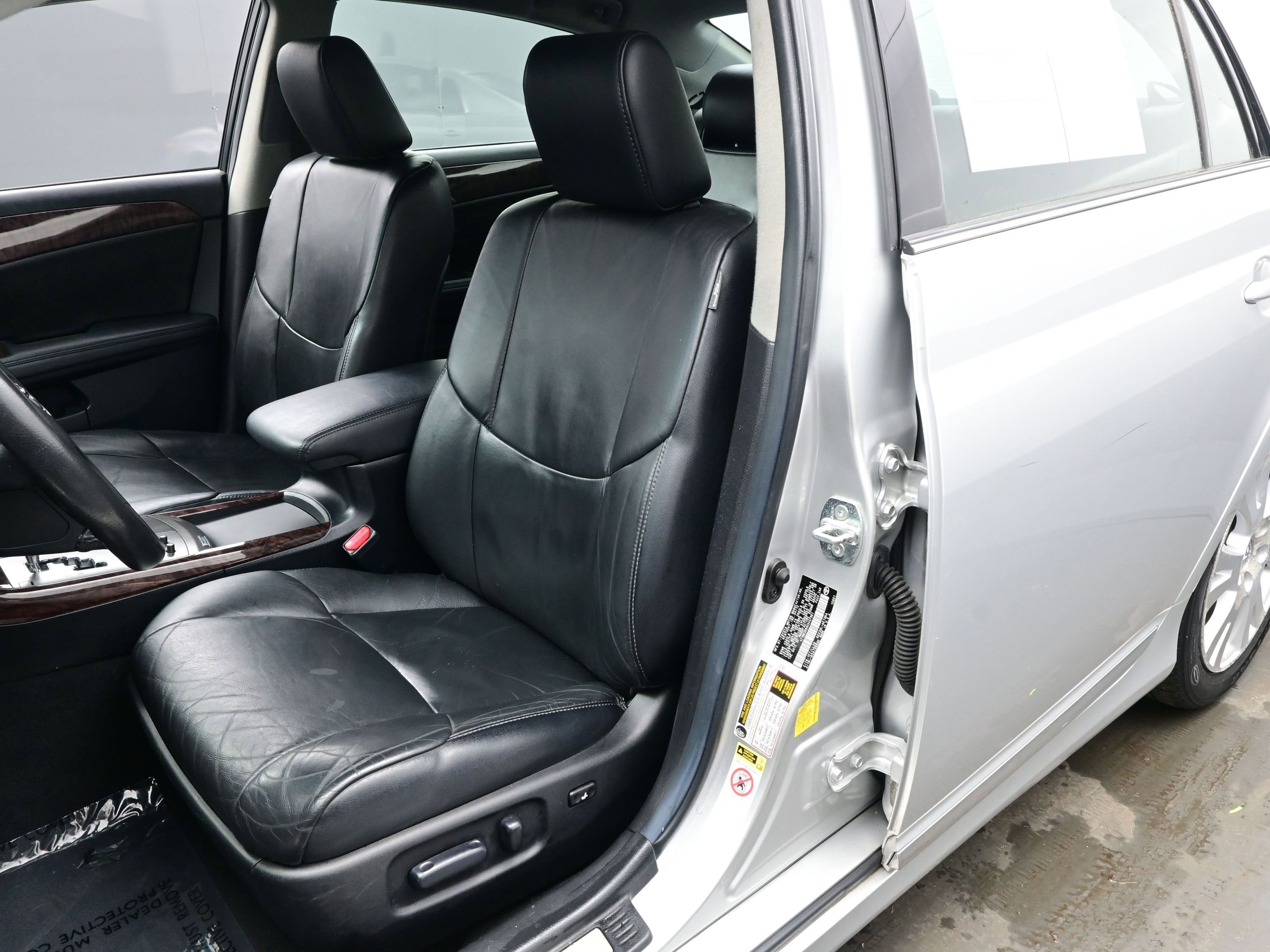 Used 2012 Toyota Avalon image 11