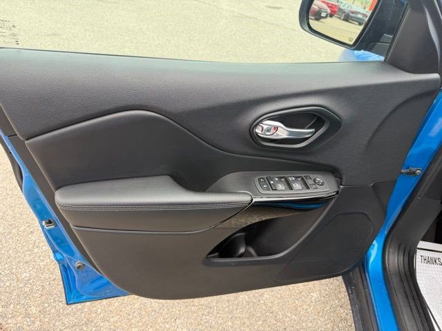 Used 2023 Jeep Cherokee Altitude Lux image 11