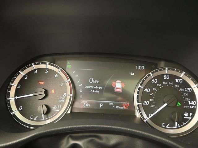 Used 2026 Toyota Highlander XLE image 10