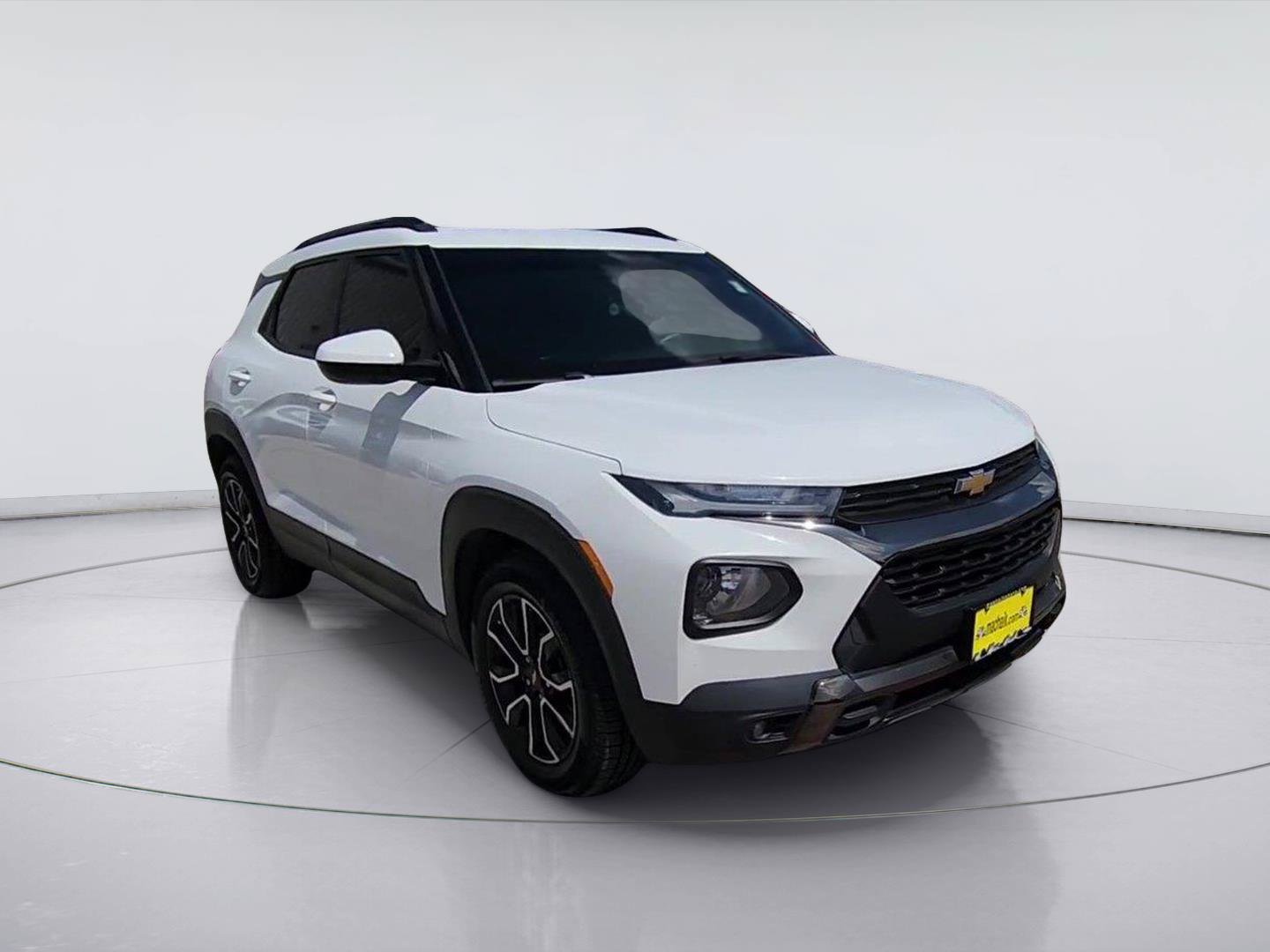 Used 2021 Chevrolet TrailBlazer ACTIV w/ Sun and Liftgate Package FWD image 2