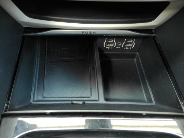 Used 2023 Chrysler Pacifica Limited FWD image 52