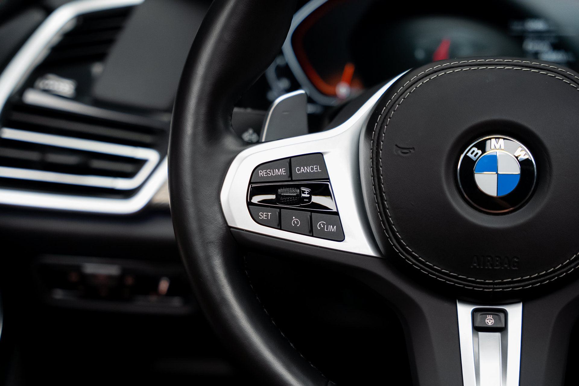 Used 2023 BMW X6 xDrive40i w/ M Sport Package AWD/4WD image 45