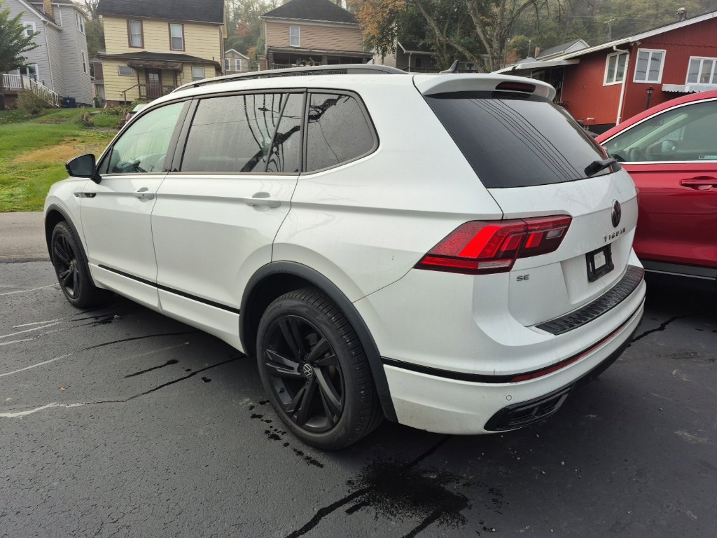 Used 2024 Volkswagen Tiguan SE R-Line AWD/4WD image 5