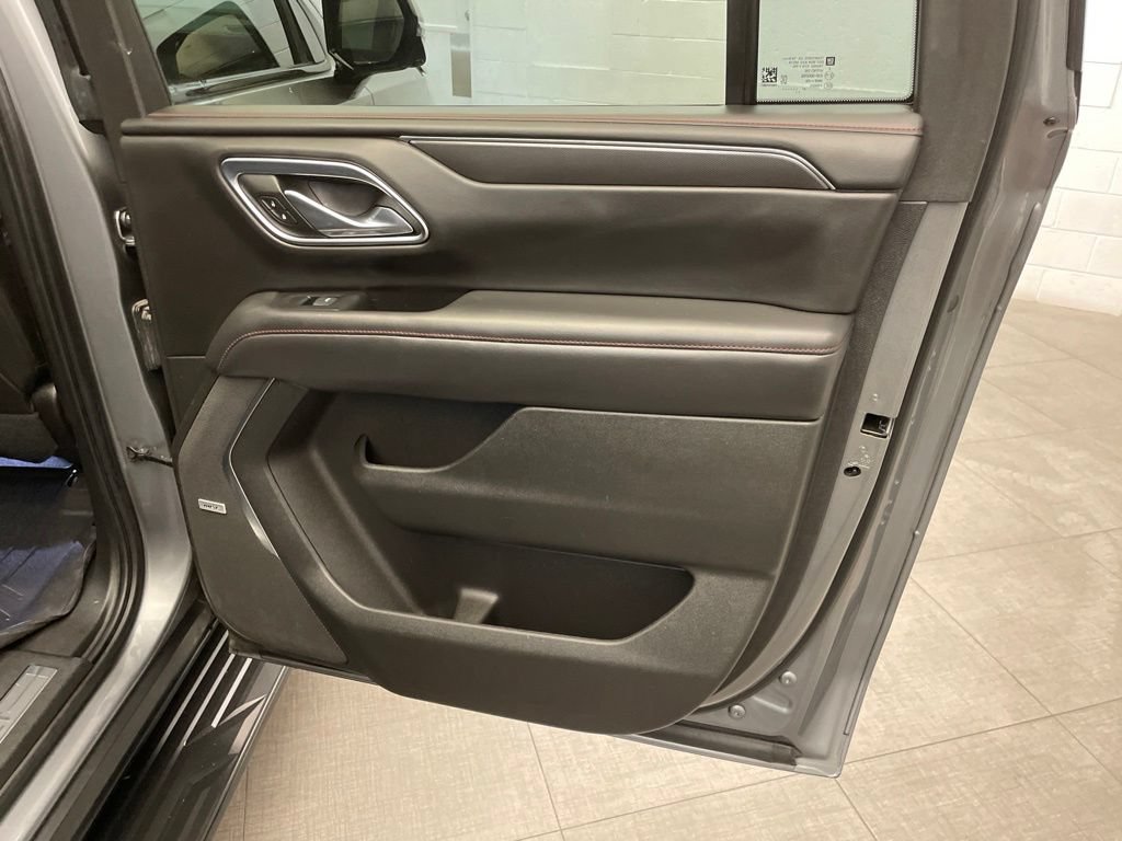 Used 2021 Chevrolet Suburban RST w/ Luxury Package AWD/4WD image 30