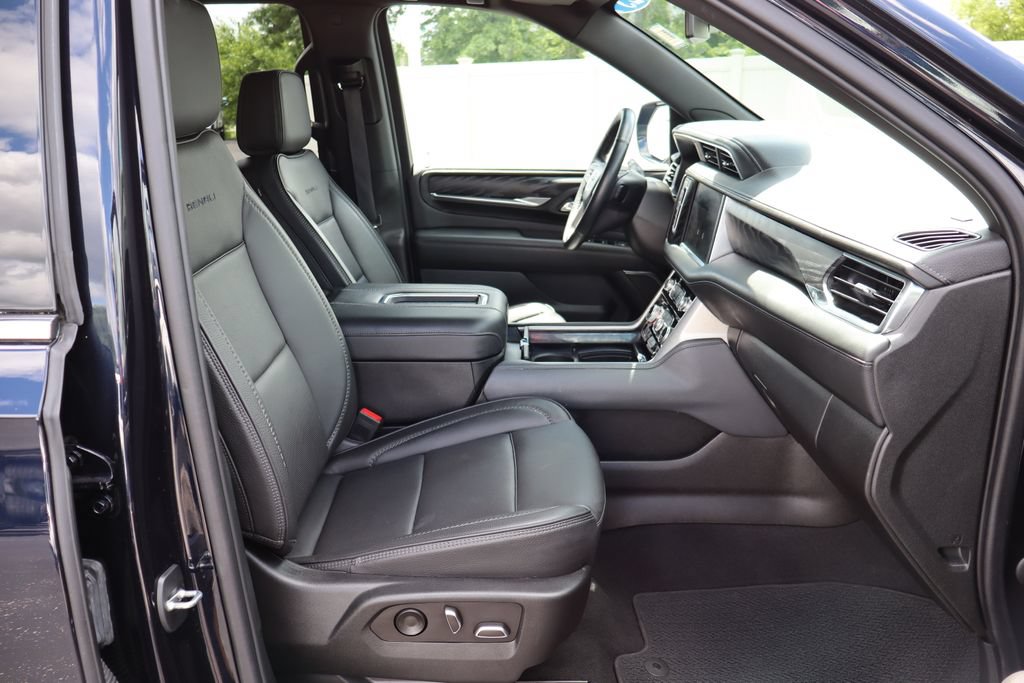 Used 2023 GMC Yukon Denali AWD/4WD image 39