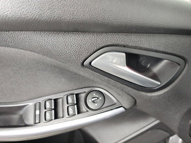 Used 2014 Ford Focus Titanium image 12