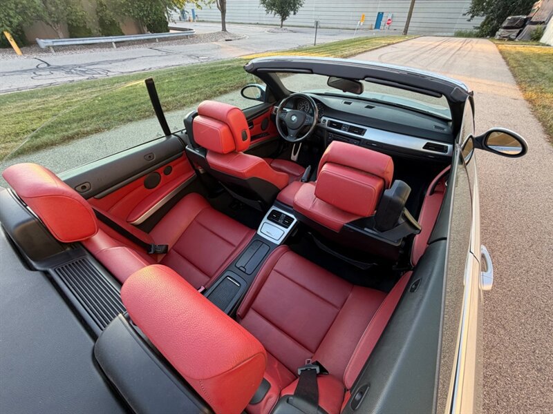 Used 2009 BMW 328i Convertible RWD image 16