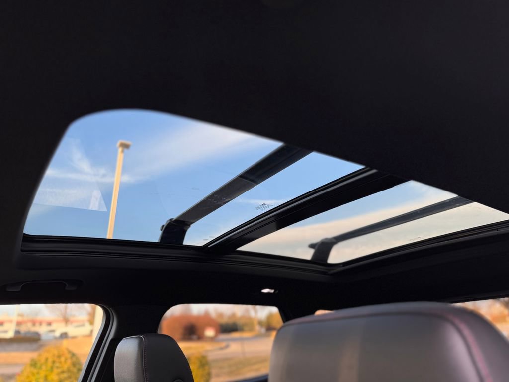 Used 2022 Chevrolet Blazer RS w/ Enhanced Convenience Package image 39