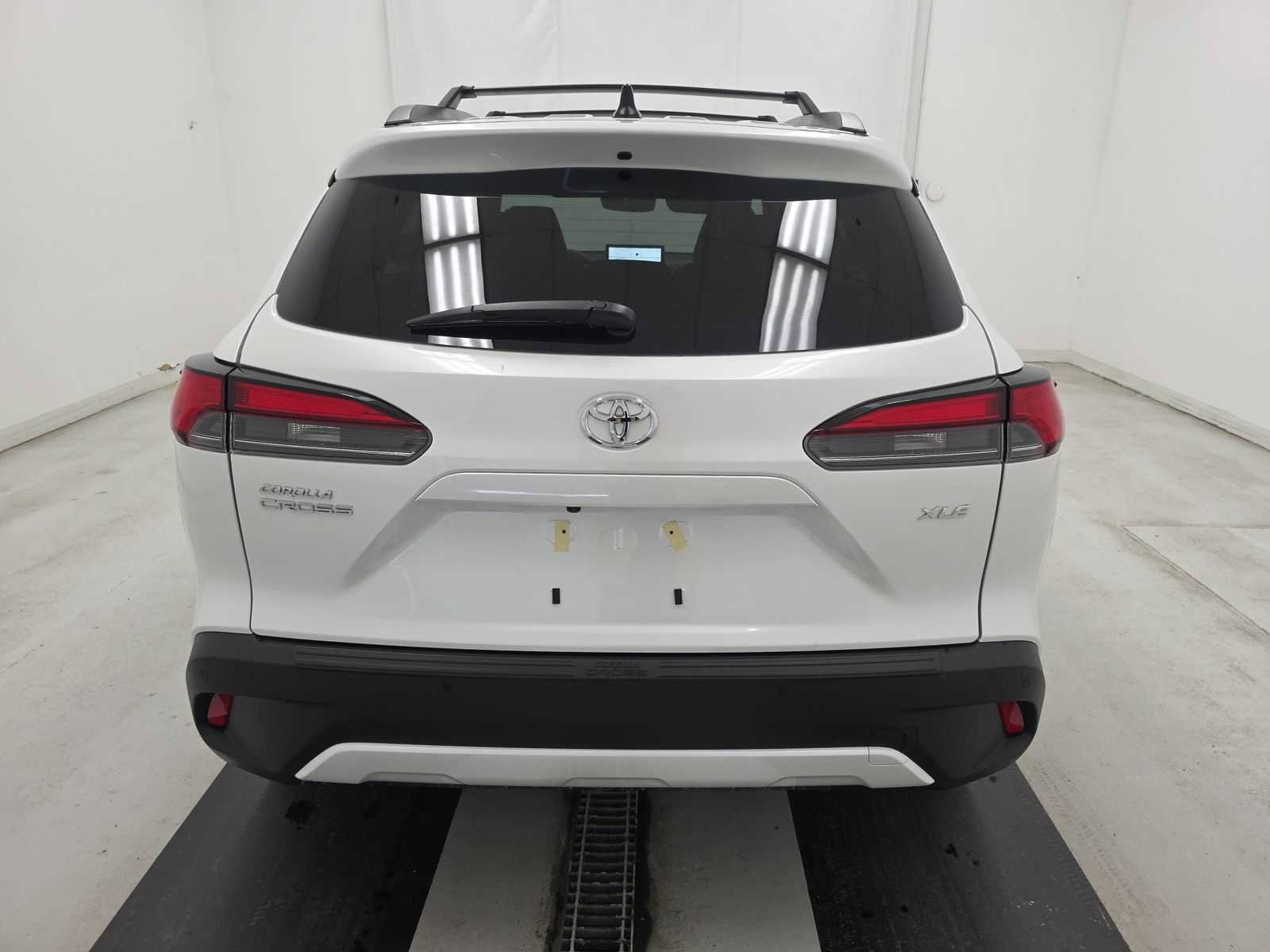 Used 2026 Toyota Corolla Cross XLE FWD image 7