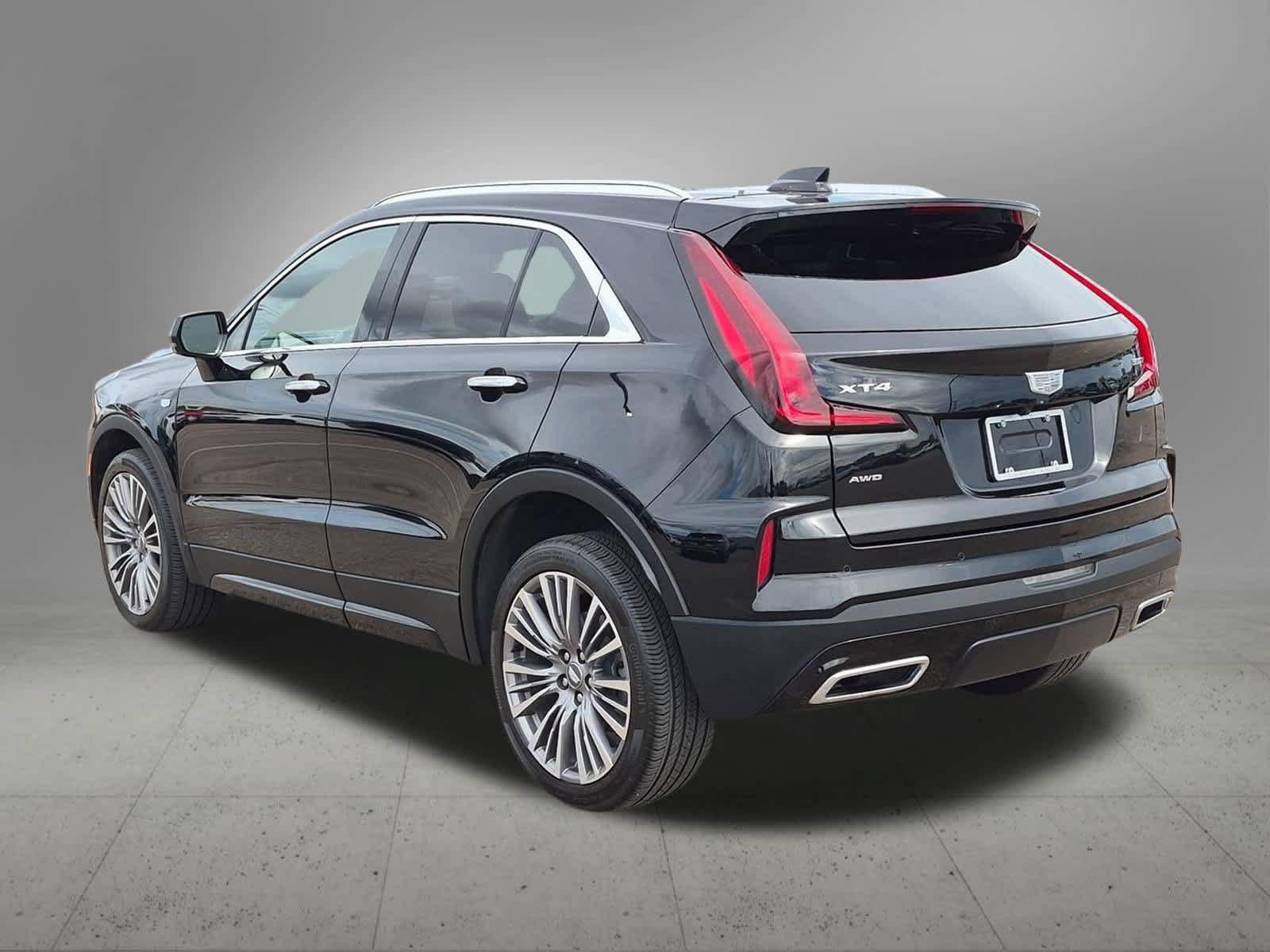 Used 2024 Cadillac XT4 Premium Luxury AWD/4WD image 4