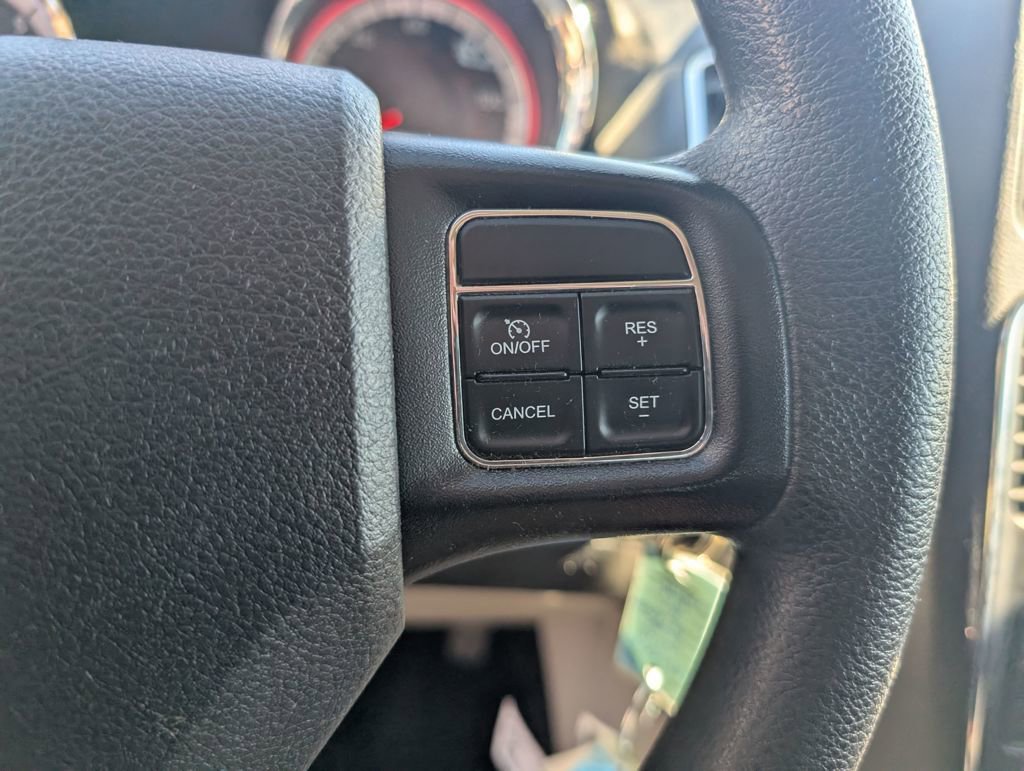 Used 2019 Dodge Grand Caravan SE w/ UConnect Hands-Free Group image 17