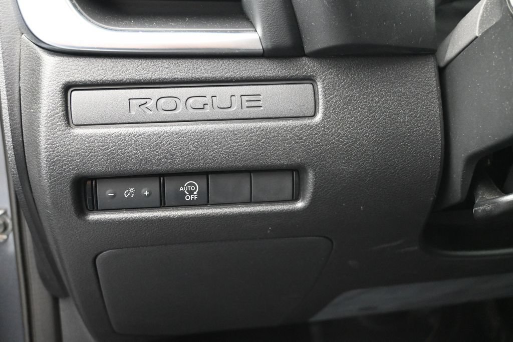 Used 2023 Nissan Rogue S AWD/4WD image 16