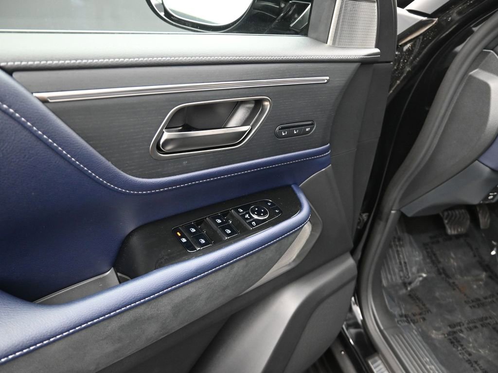 Used 2026 INFINITI QX80 4WD w/ Sport Exterior Package image 17