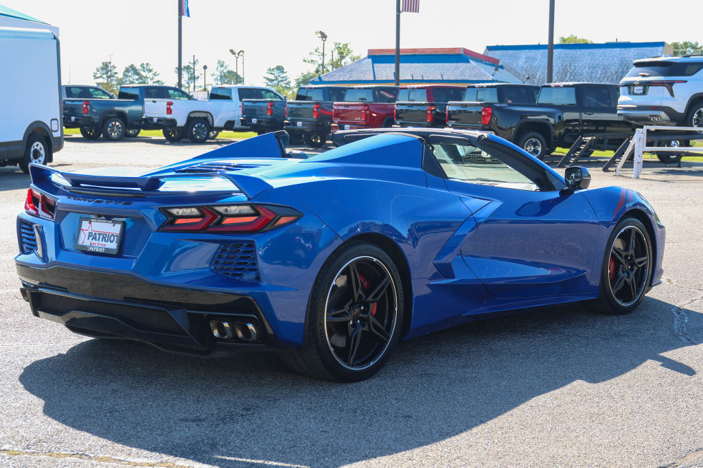 Used 2022 Chevrolet Corvette Stingray Premium Conv w/ Z51 Performance Package RWD image 3