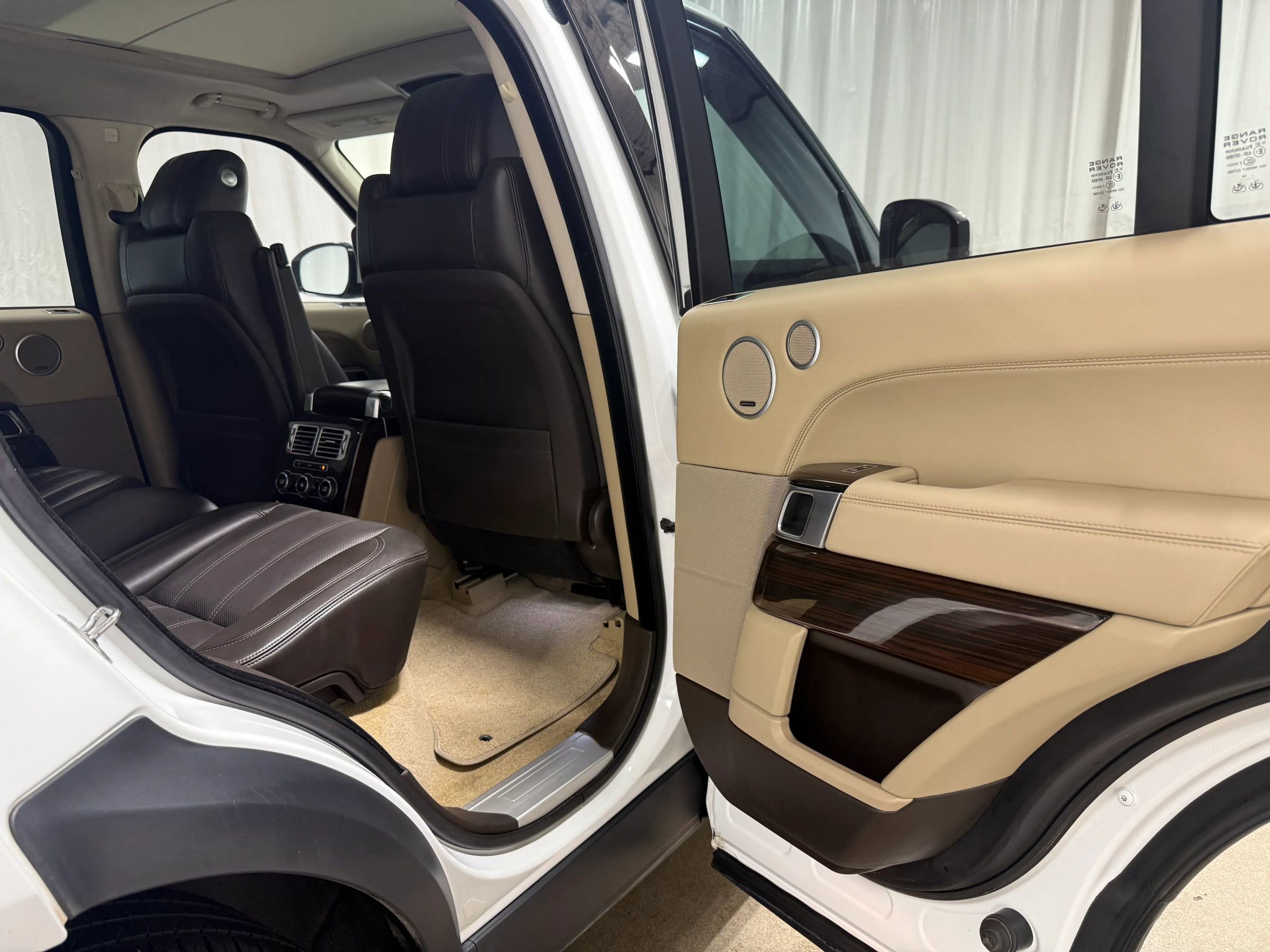 Used 2014 Land Rover Range Rover Supercharged image 27