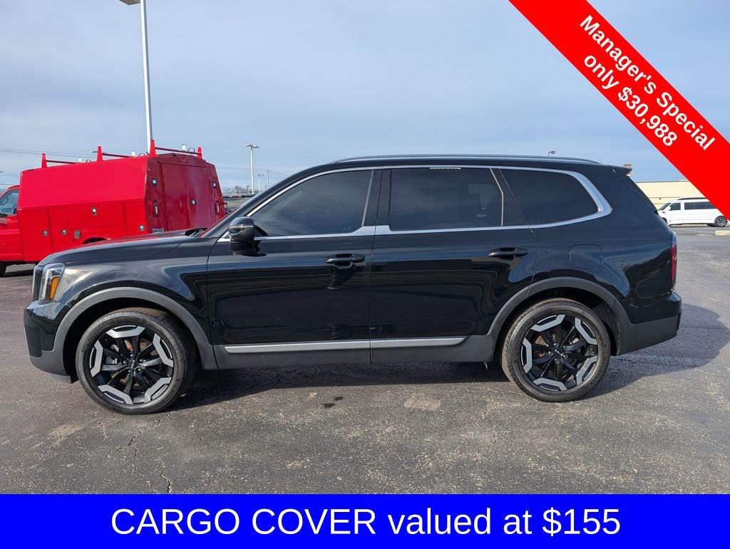 Used 2023 Kia Telluride EX w/ EX Captain's Chair Package image 4