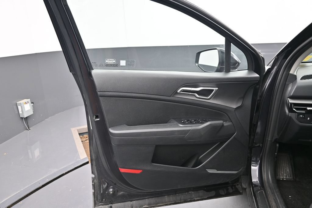 Used 2026 Kia Sportage LX FWD image 19