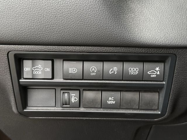 Used 2024 Toyota Tundra Limited w/ Power Package AWD/4WD image 27