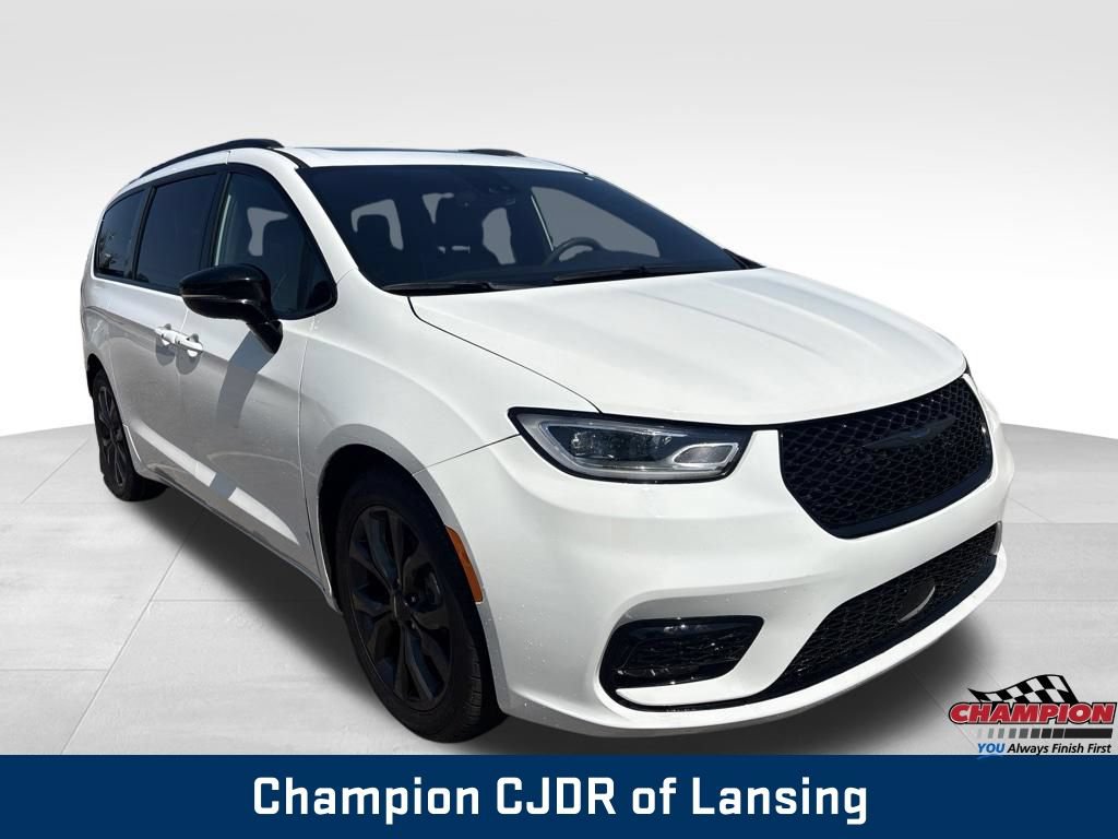 Used 2025 Chrysler Pacifica Limited FWD image 10