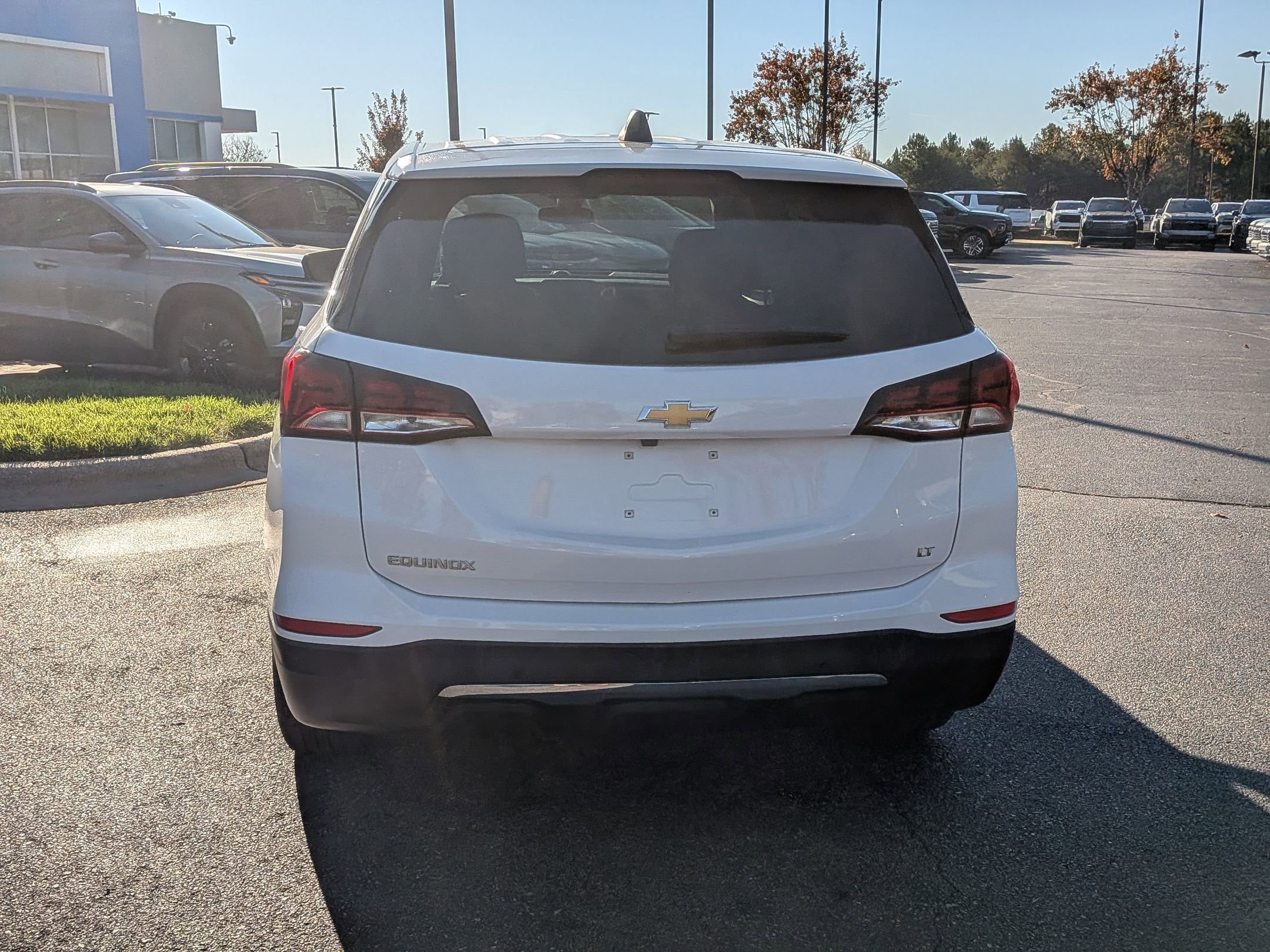 Used 2022 Chevrolet Equinox LT w/ Driver Convenience Package image 8