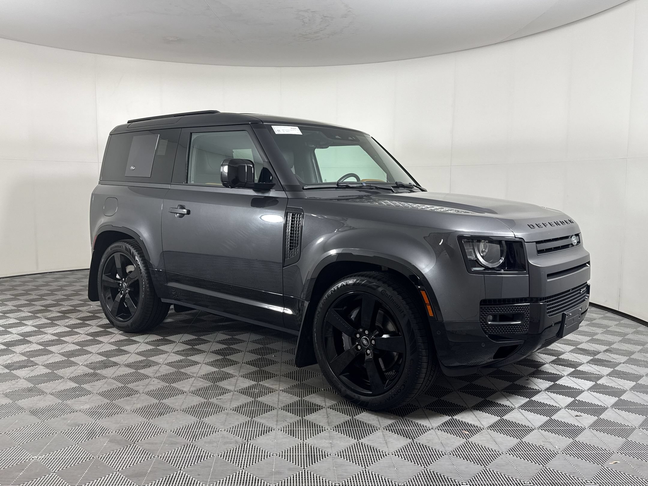 Used 2023 Land Rover Defender 90 X-Dynamic SE AWD/4WD image 7
