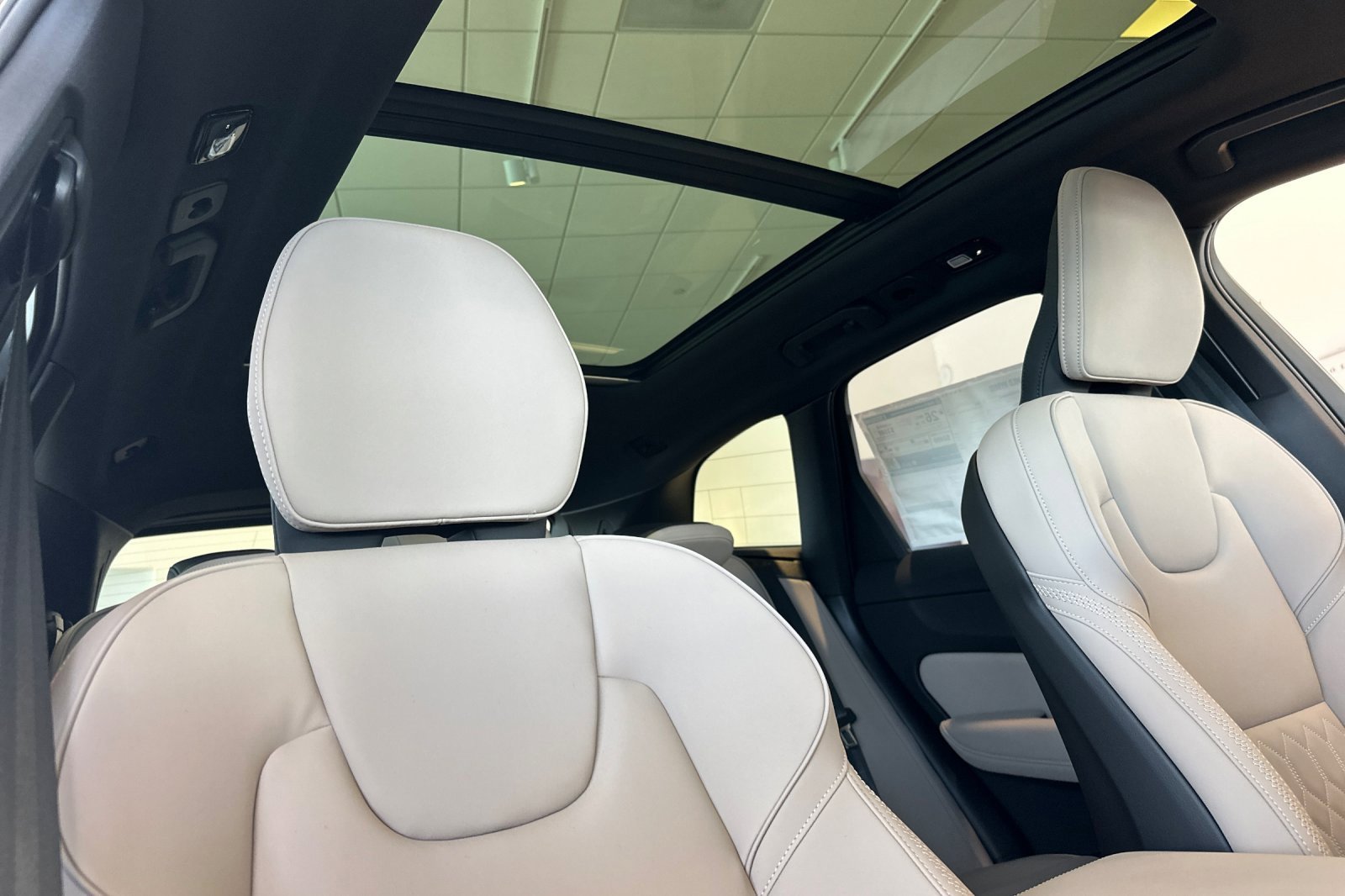 New 2026 Volvo XC60 B5 Plus w/ Protection Package Premier image 15