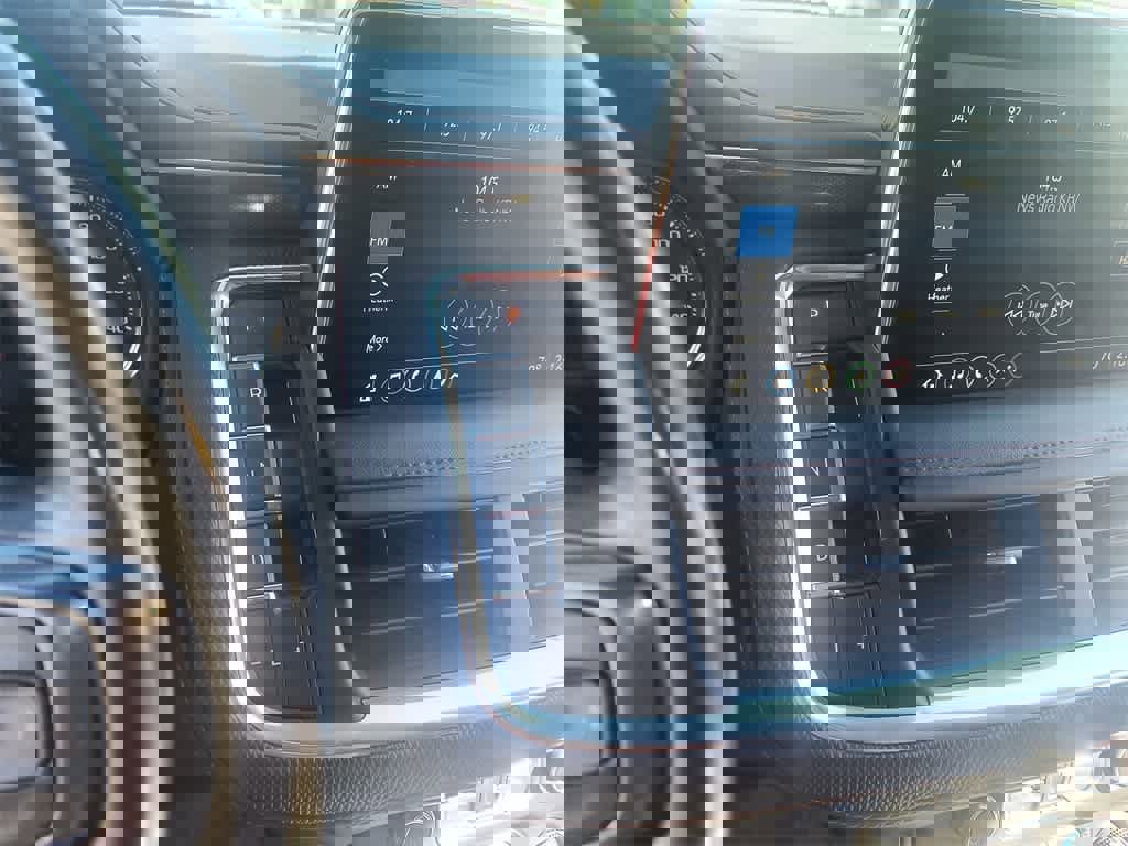 Used 2021 Chevrolet Suburban RST w/ Luxury Package image 19