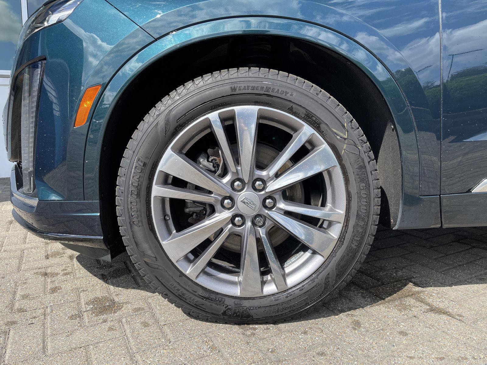 Used 2024 Cadillac XT6 Premium Luxury w/ LPO, Floor Liner Package AWD/4WD image 10