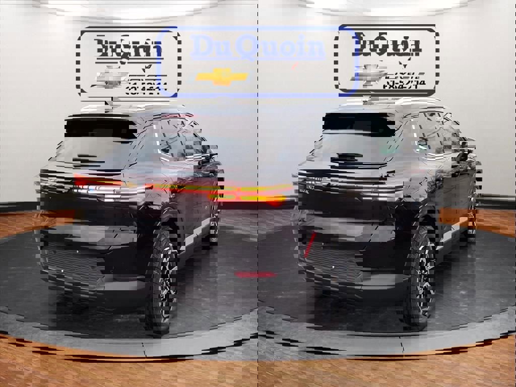 New 2026 Chevrolet Equinox EV LT image 2