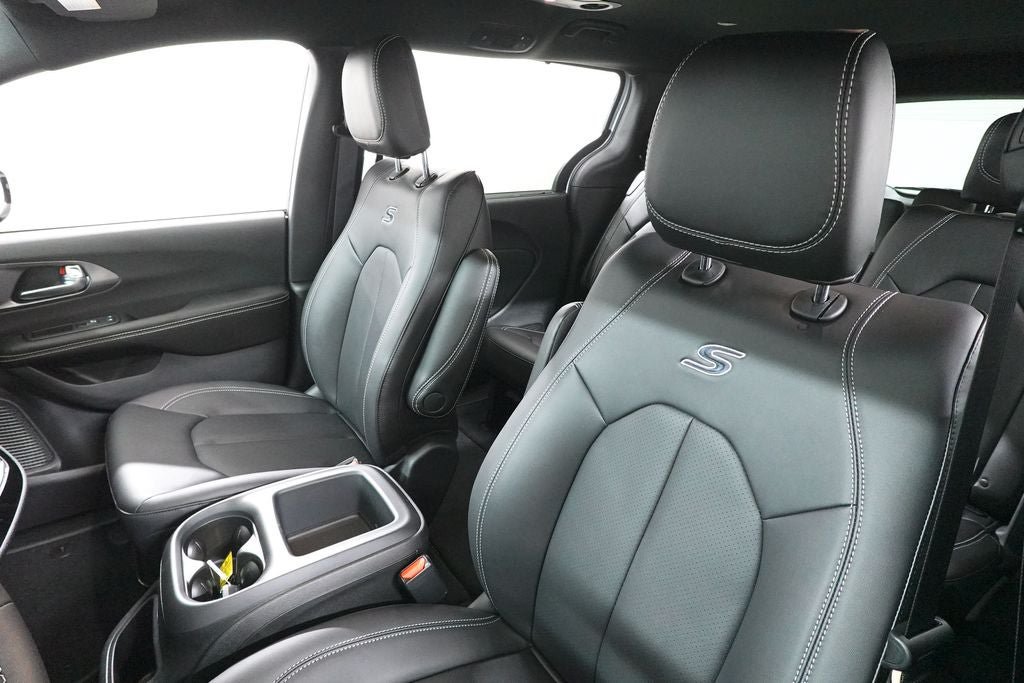 New 2026 Chrysler Pacifica Select w/ S Appearance Package FWD image 14