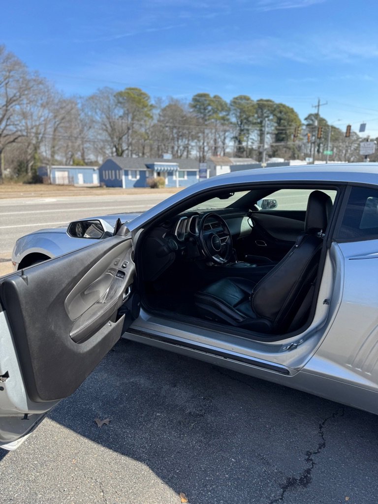 Used 2011 Chevrolet Camaro LT RWD image 7