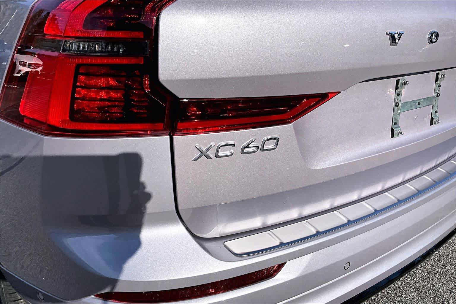New 2026 Volvo XC60 B5 Plus w/ Protection Package Premier AWD/4WD image 6