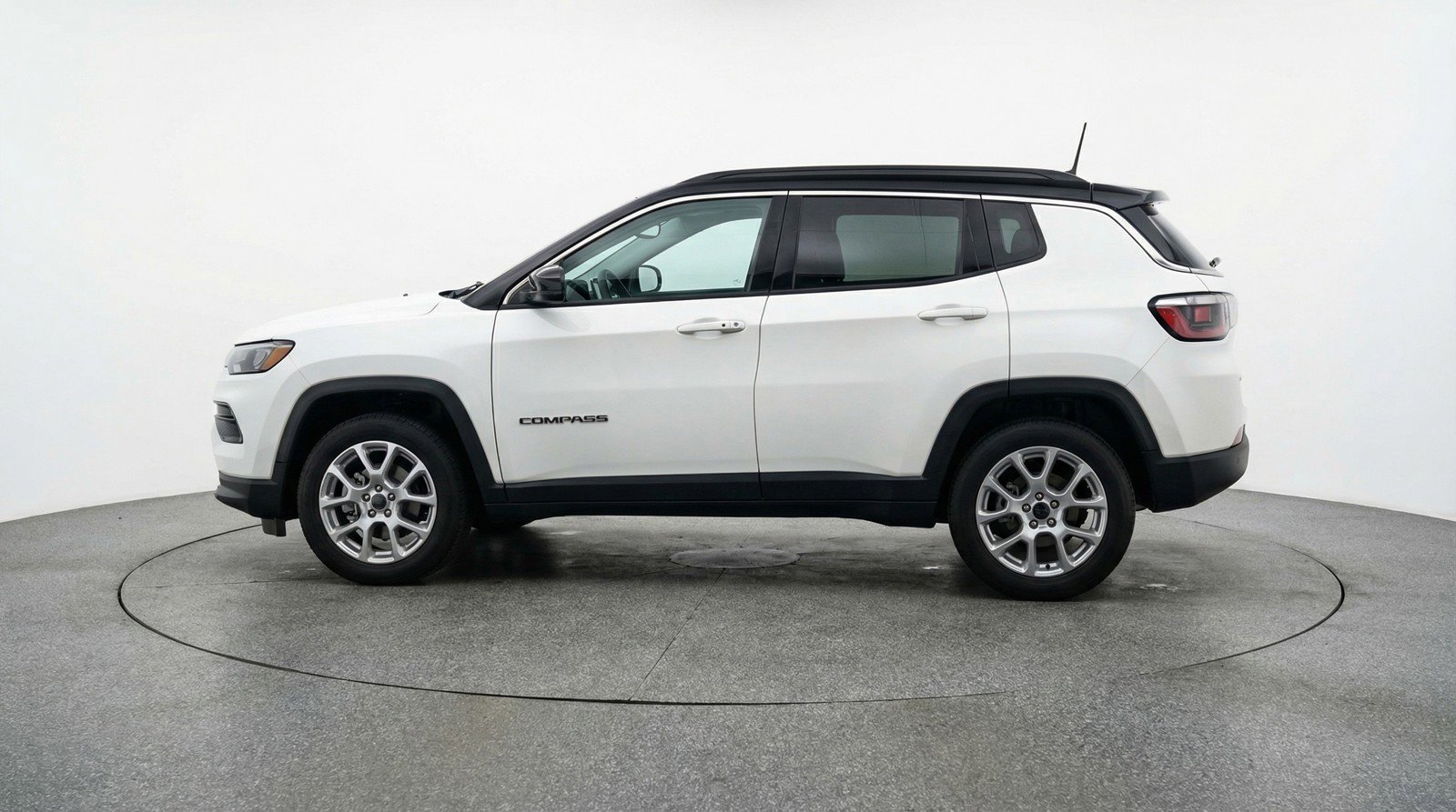 Used 2025 Jeep Compass Limited image 5