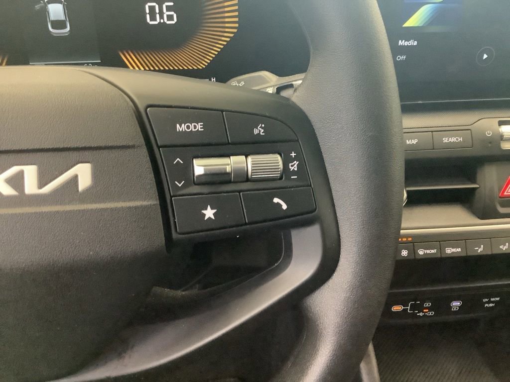 Certified 2025 Kia K4 LXS FWD image 20