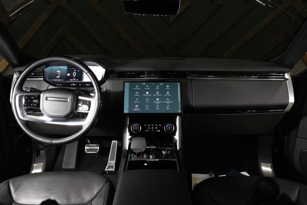 Used 2023 Land Rover Range Rover SE image 7