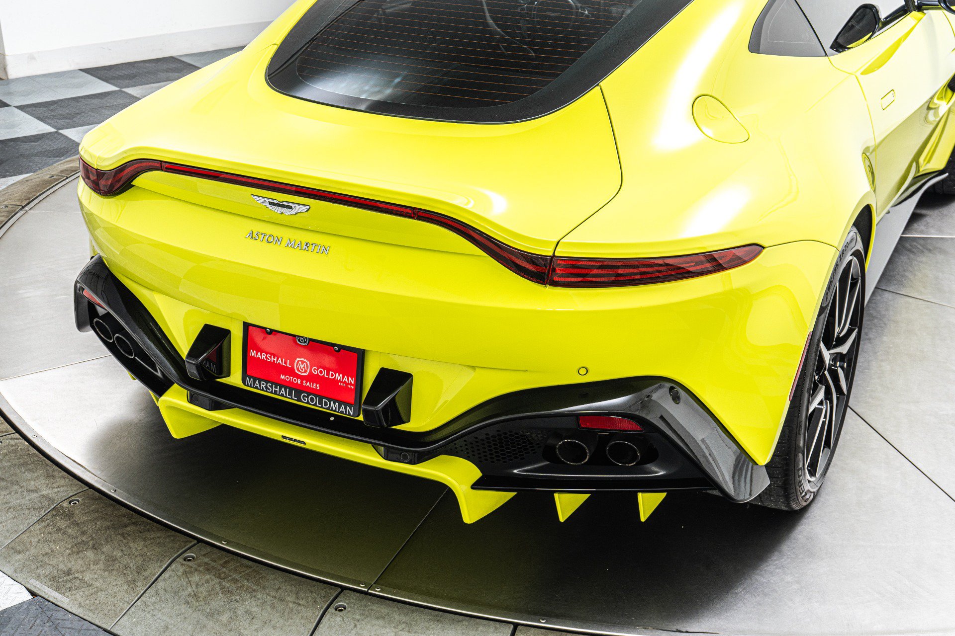 Used 2019 Aston Martin V8 Vantage Coupe RWD image 44
